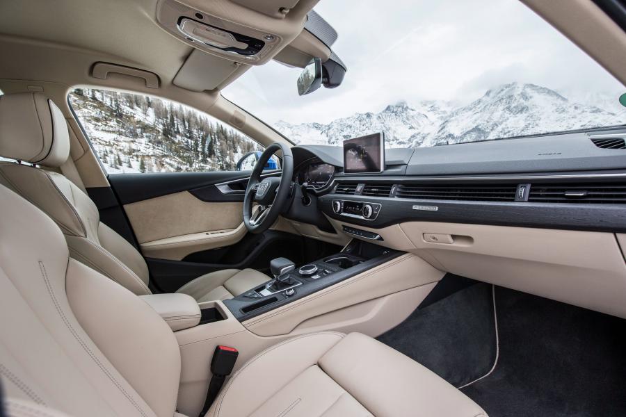 Интерьер Audi A4 TFSI Ultra S-Line (B9) 2016 года  (фото 11 из 11)
